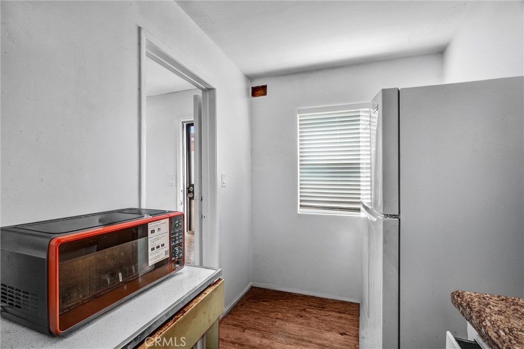 1065 E 19th