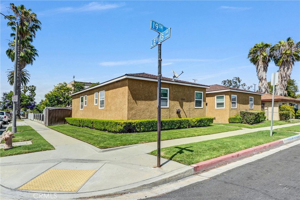 1065 E 19th