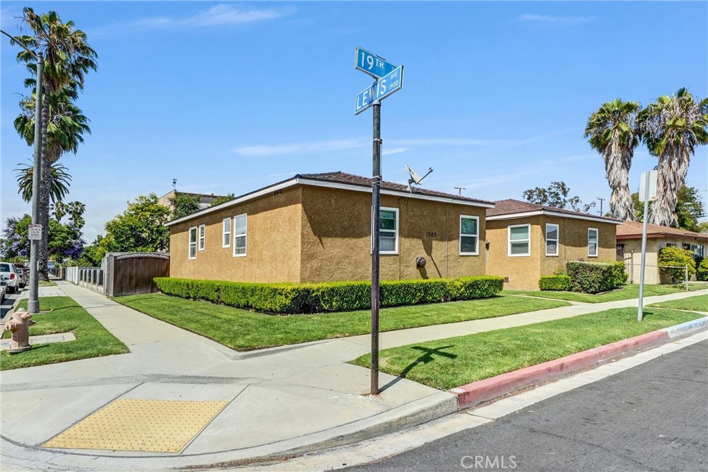 1065 E 19th