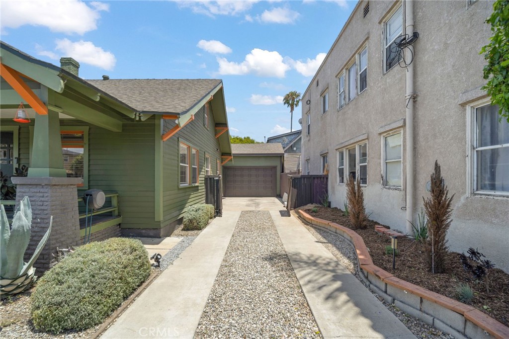1014 Magnolia