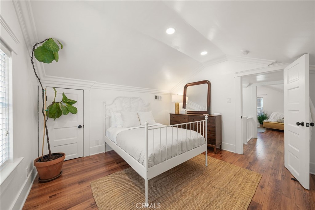 1014 Magnolia