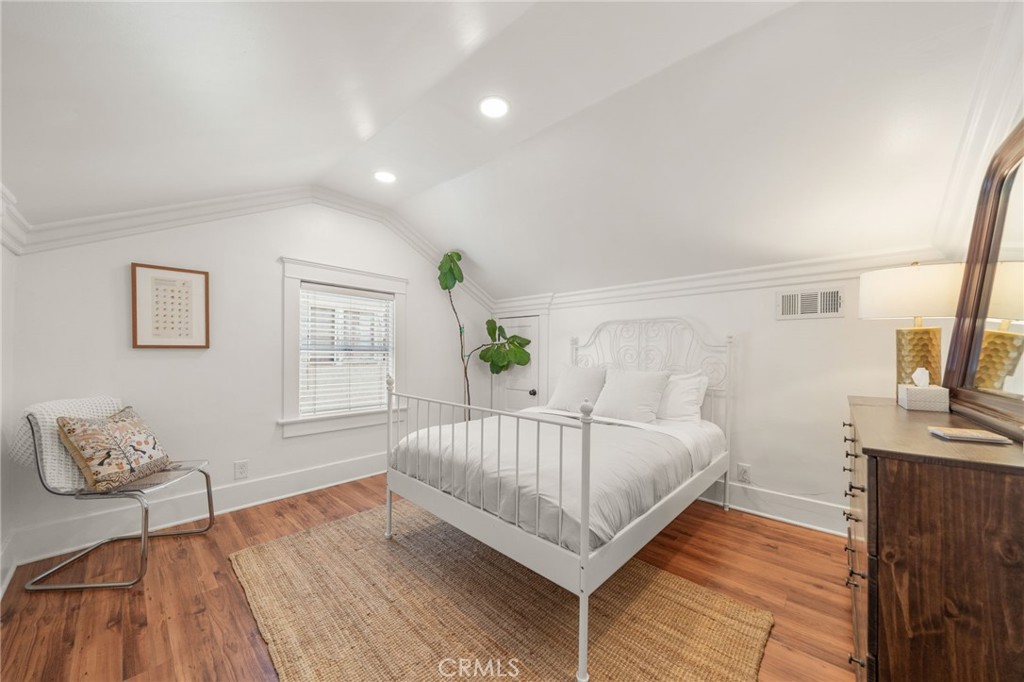 1014 Magnolia