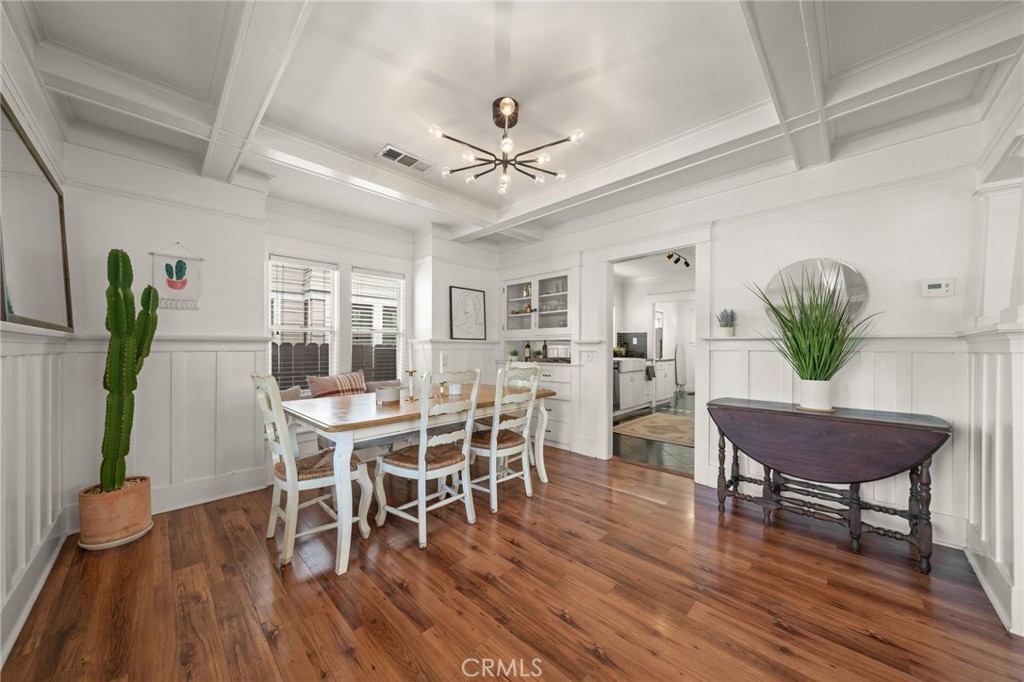 1014 Magnolia