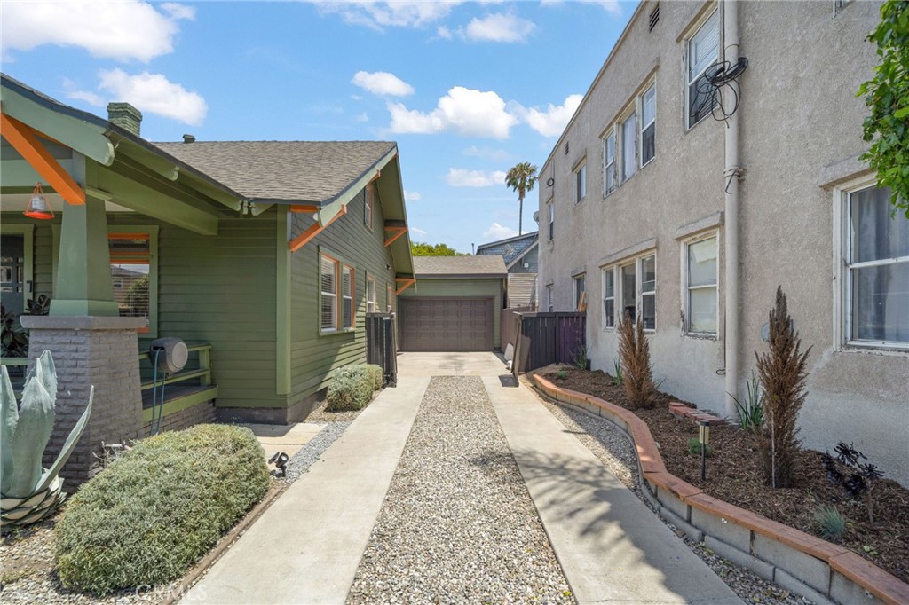 1014 Magnolia