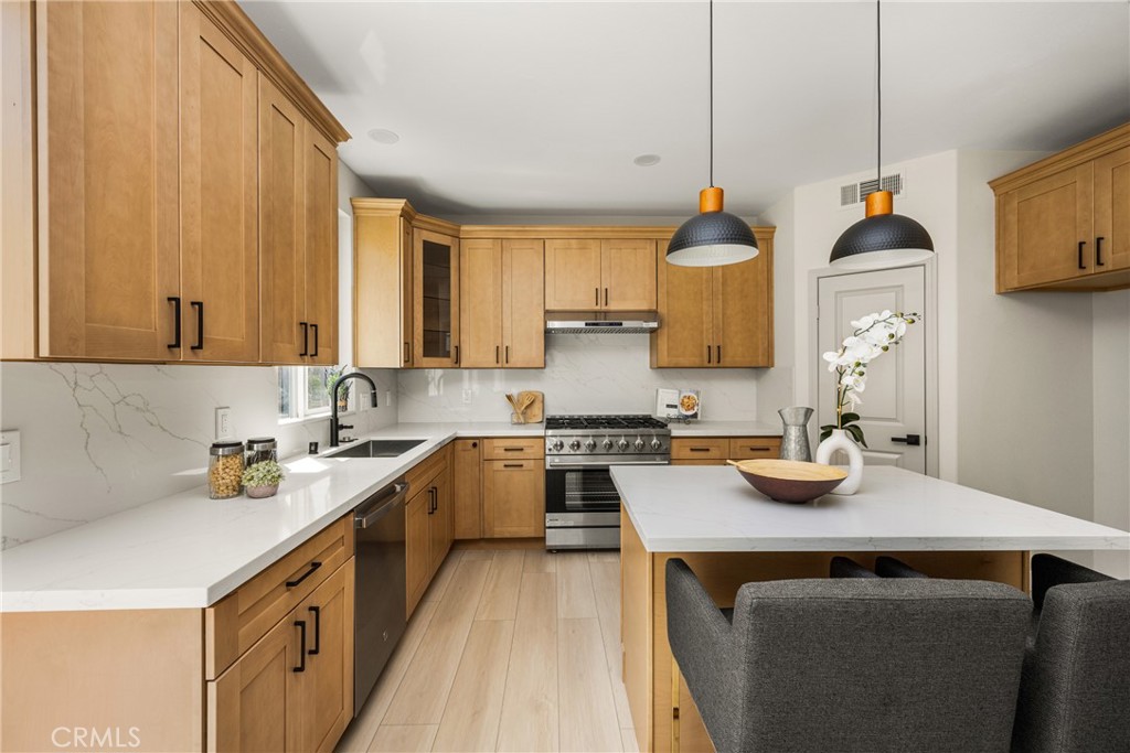 705 E Lemon Swirl