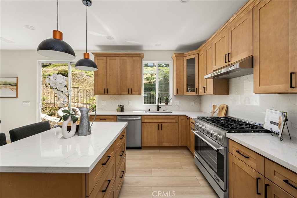 705 E Lemon Swirl