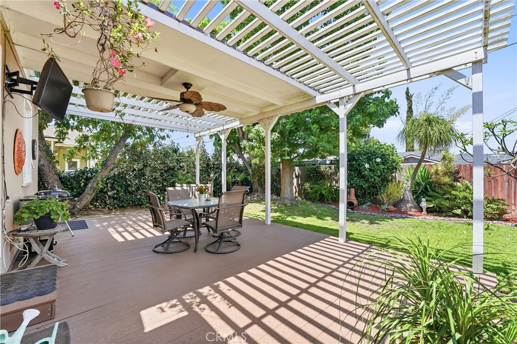 331 E Barkley