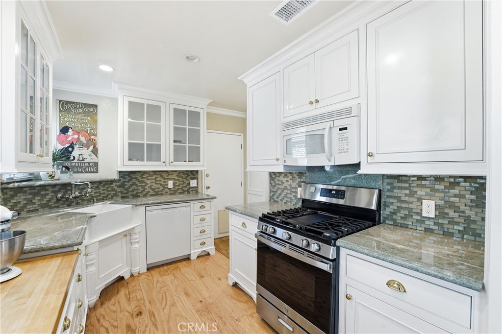 331 E Barkley