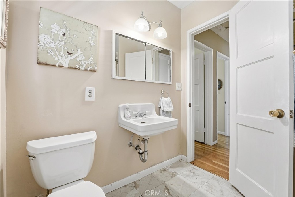 331 E Barkley