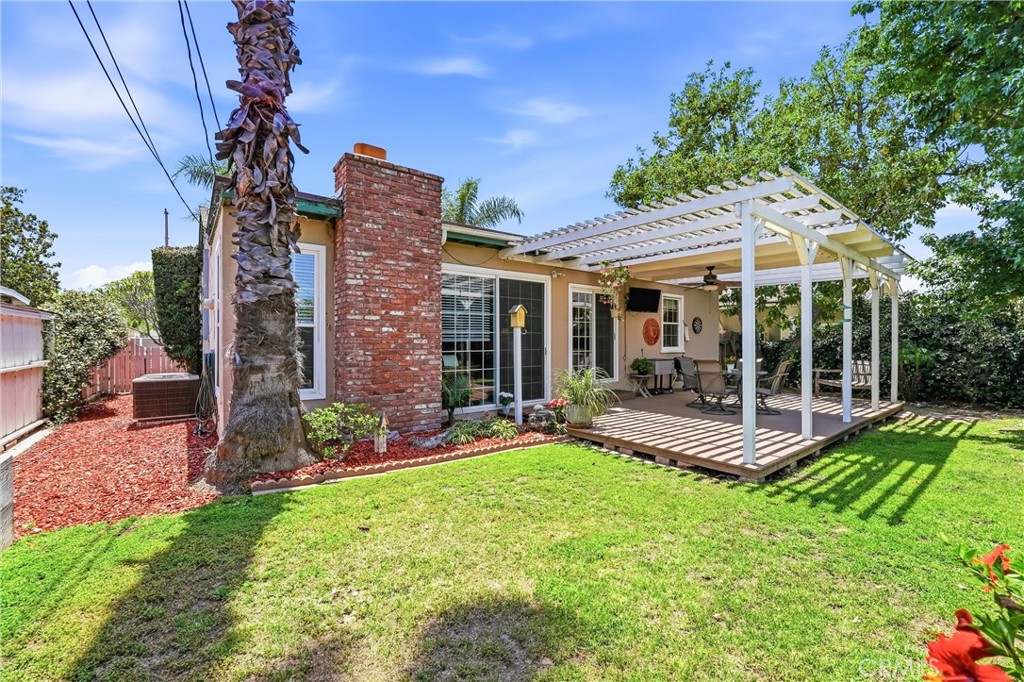 331 E Barkley
