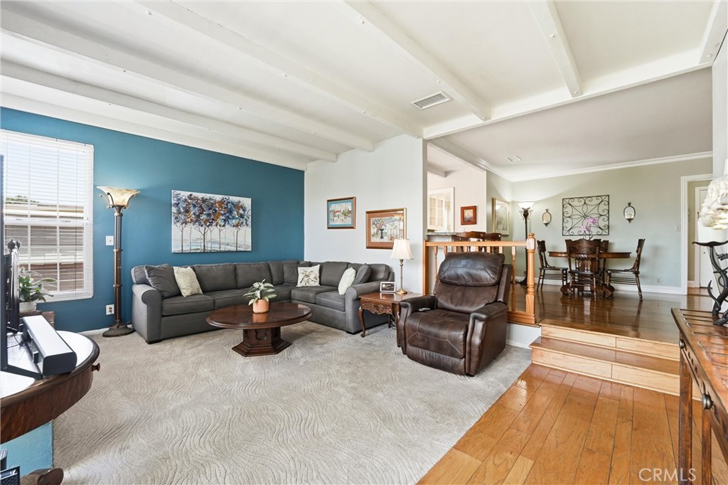 331 E Barkley