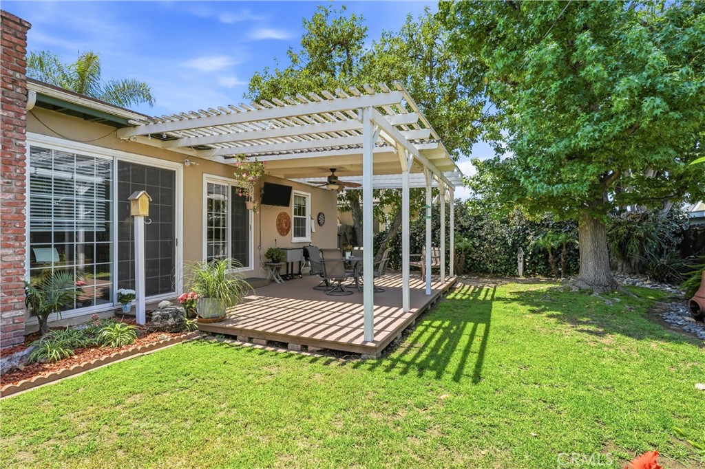 331 E Barkley