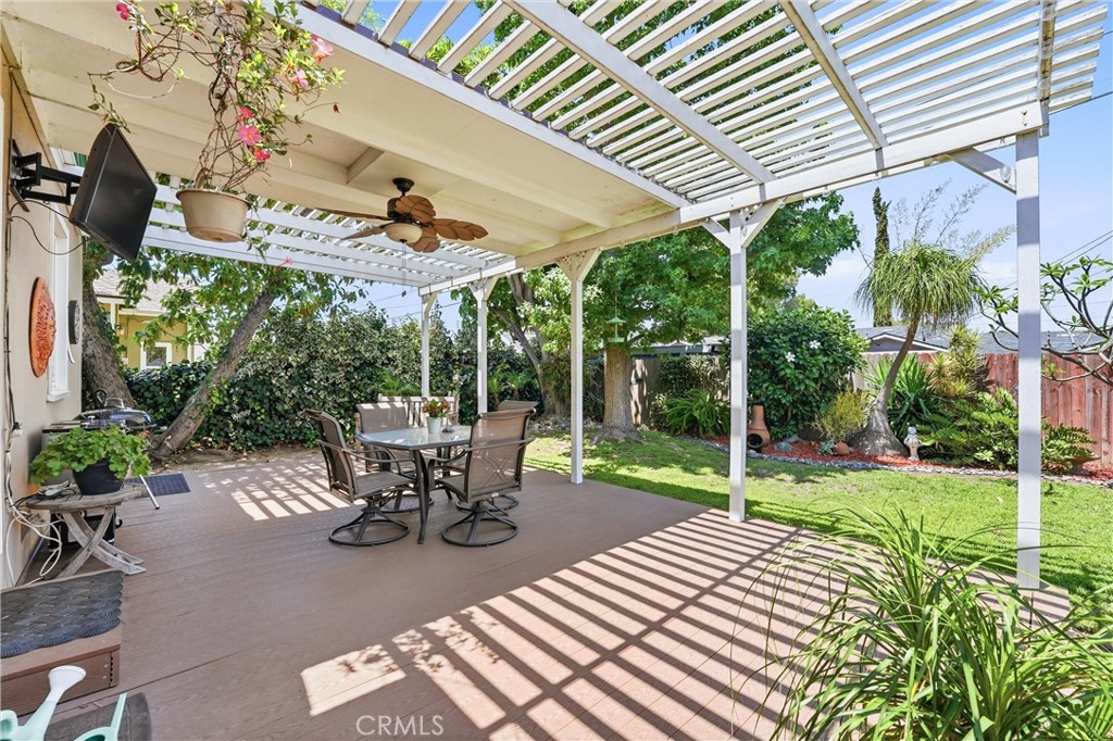331 E Barkley