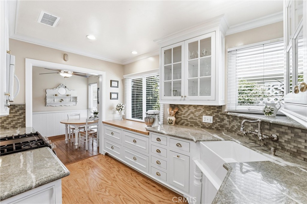 331 E Barkley