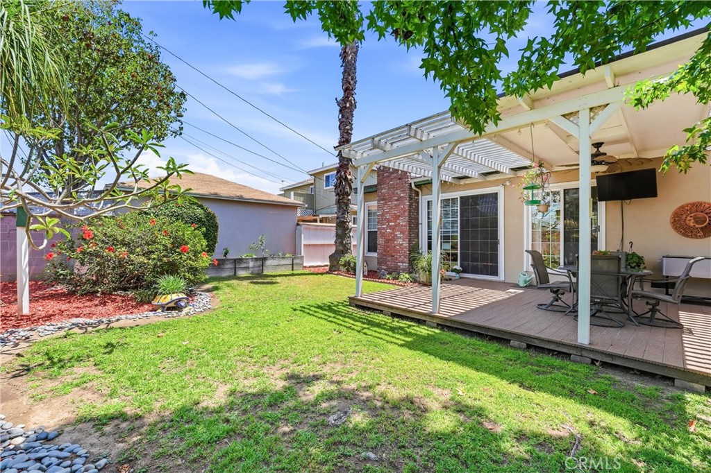 331 E Barkley
