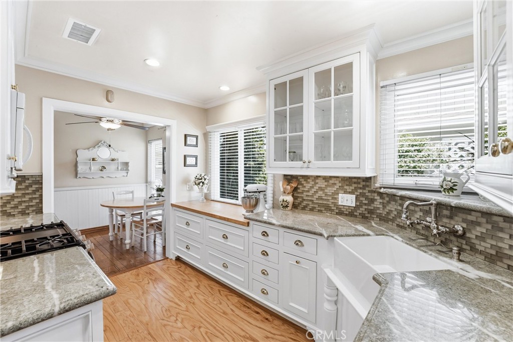 331 E Barkley