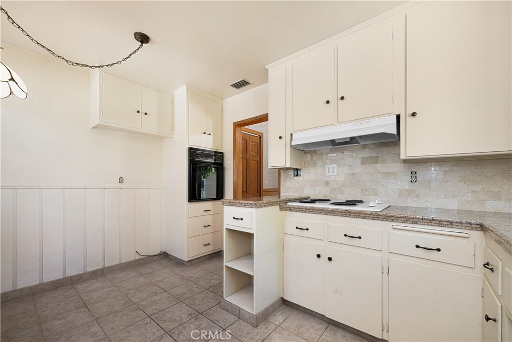 6103 E Coralite