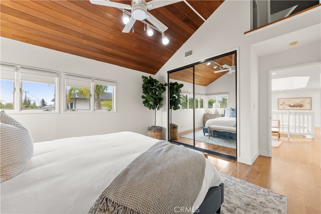 640 Island View