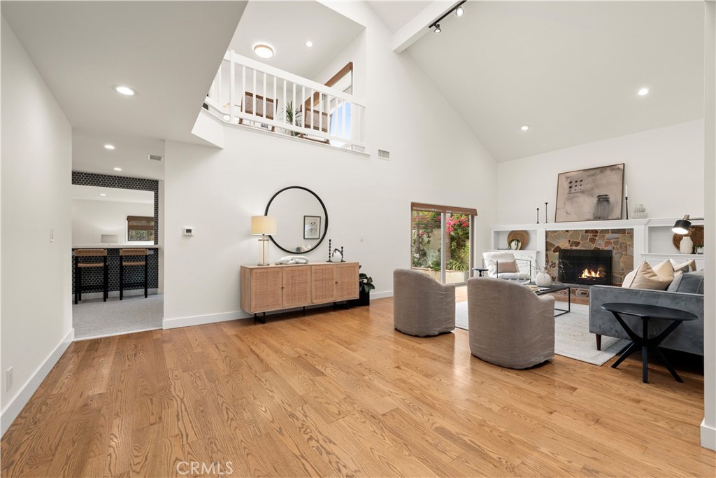 640 Island View