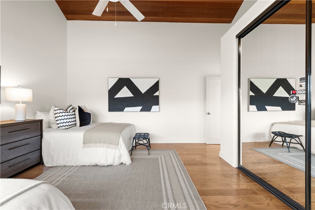 640 Island View