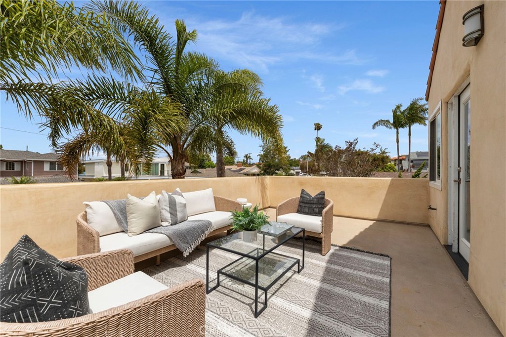640 Island View