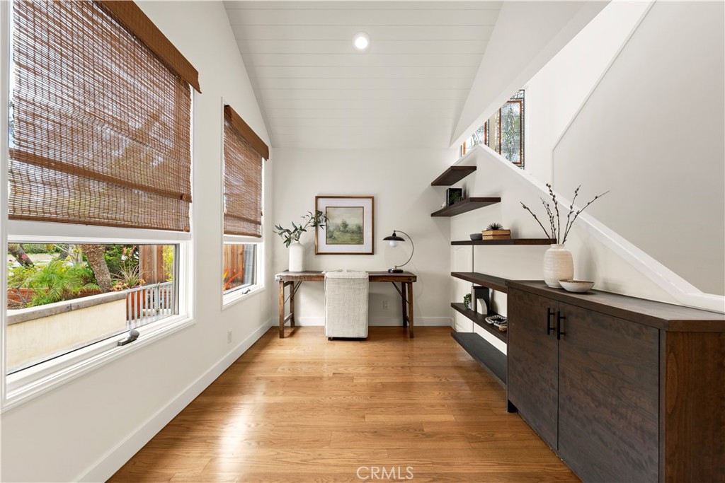 640 Island View