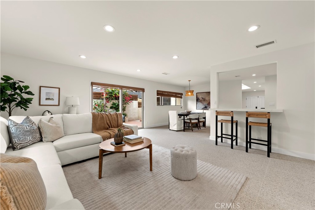 640 Island View