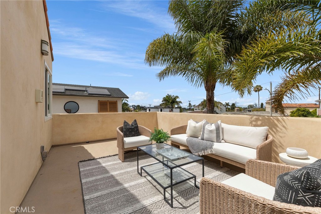 640 Island View