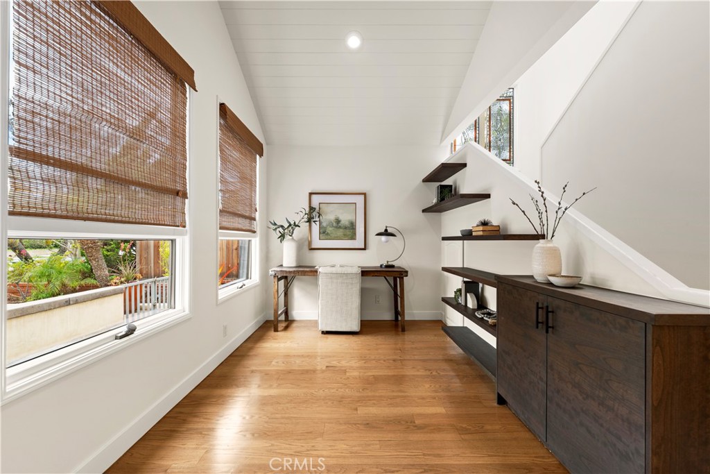 640 Island View