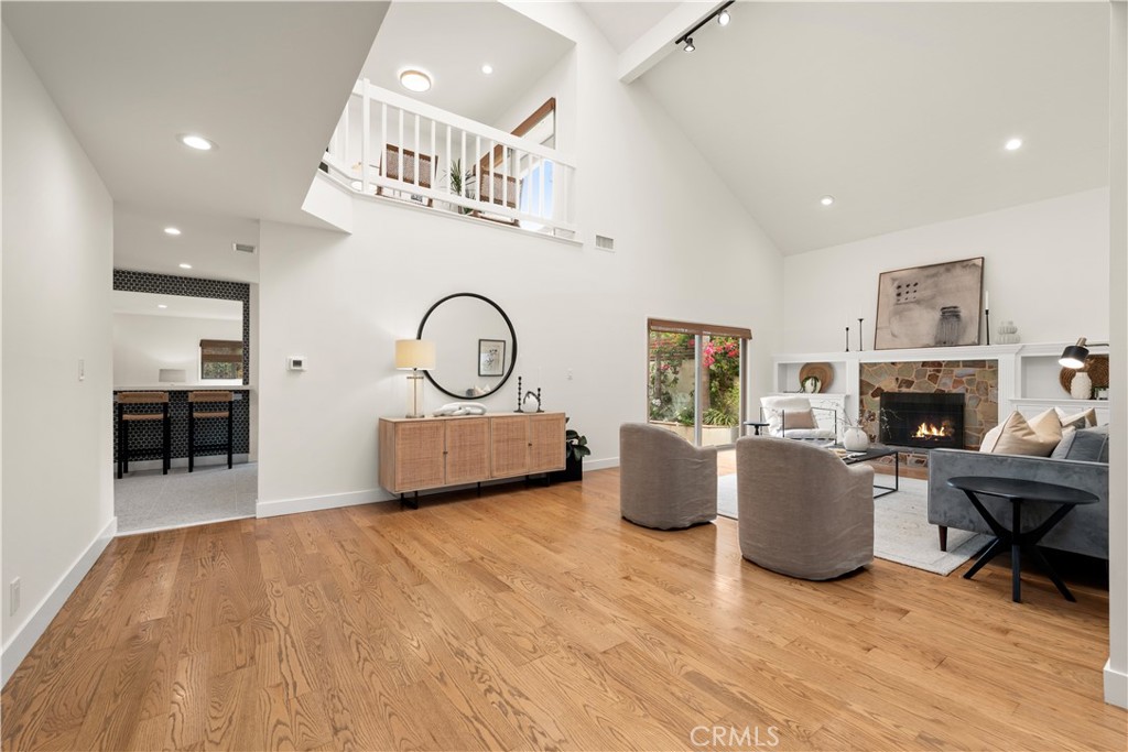 640 Island View