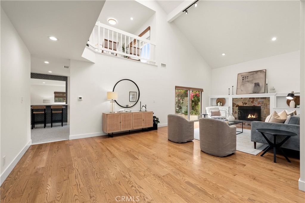 640 Island View