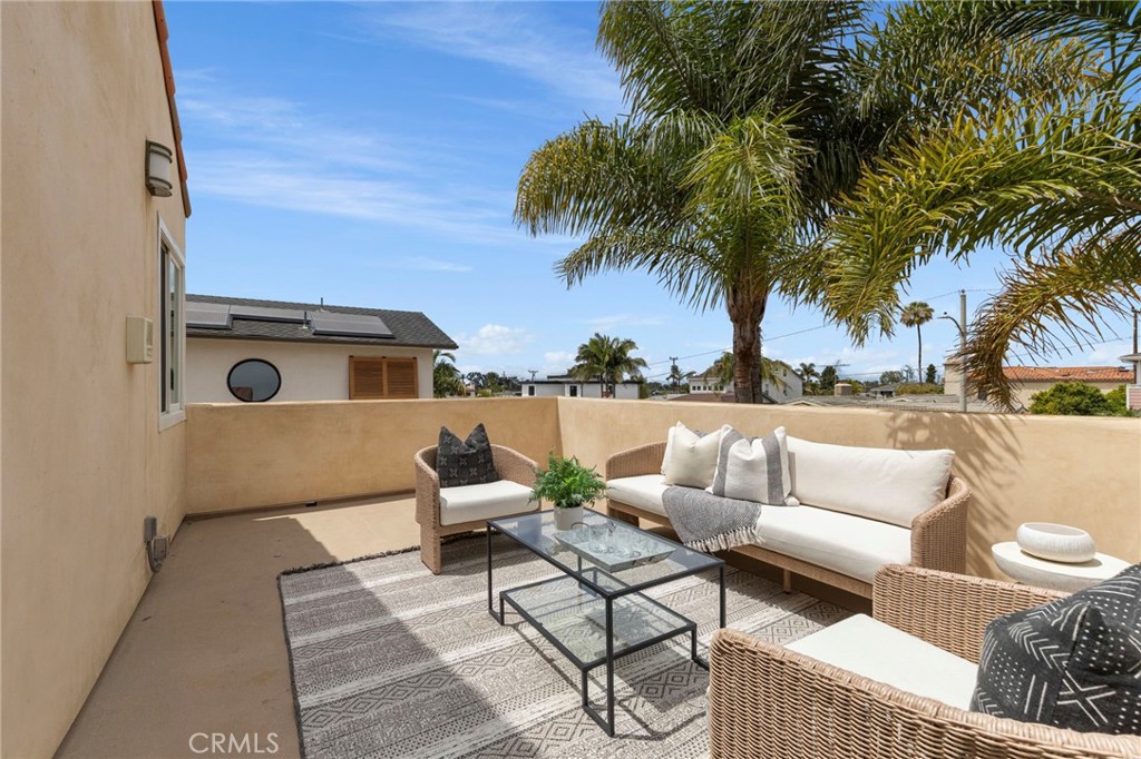 640 Island View