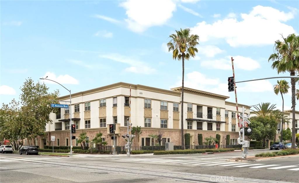 405 S Anaheim Boulevard 7