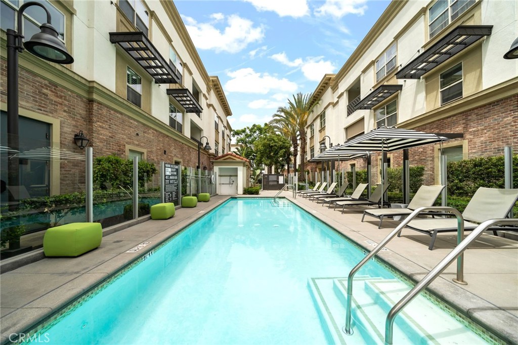 405 S Anaheim Boulevard 7