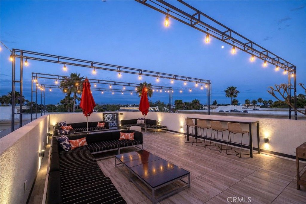 405 S Anaheim Boulevard 7