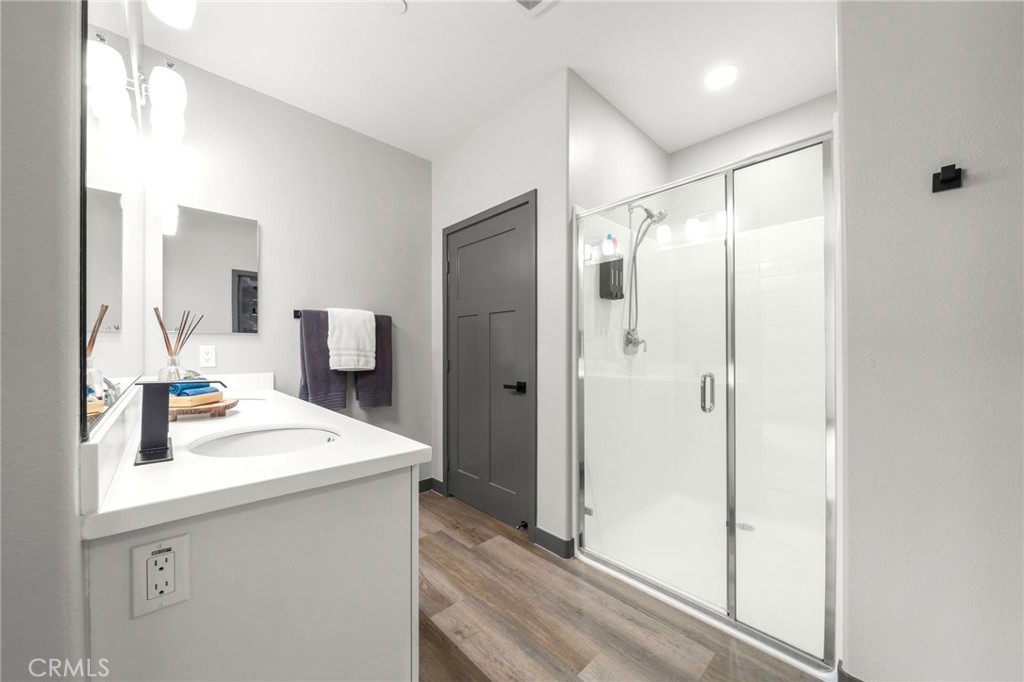 405 S Anaheim Boulevard 7