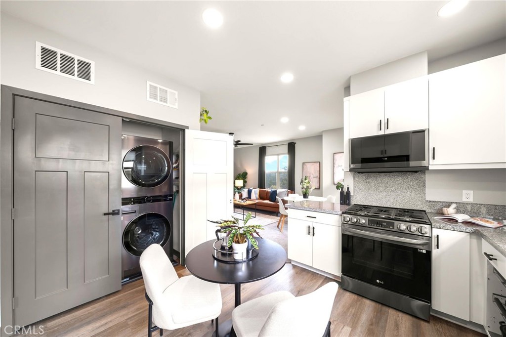 405 S Anaheim Boulevard 7