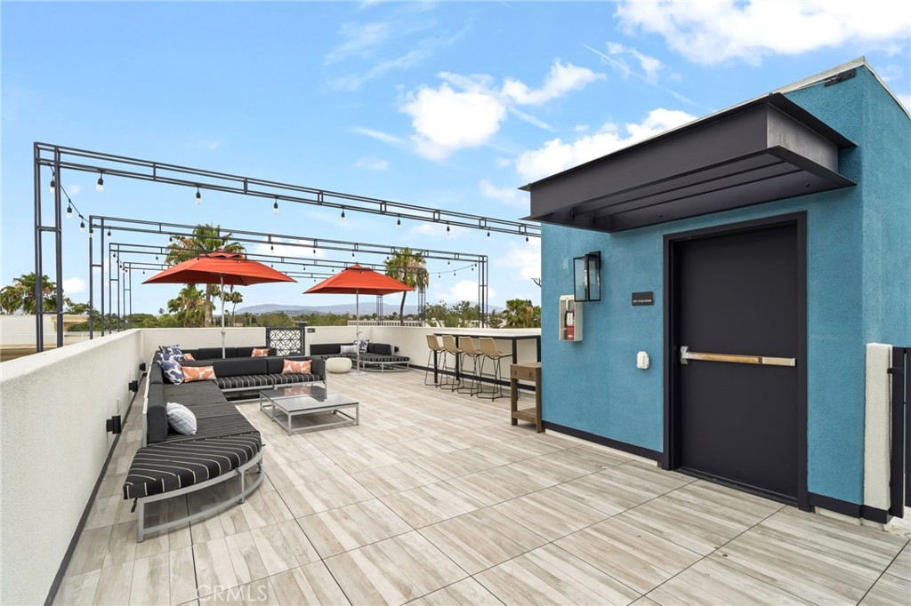 405 S Anaheim Boulevard 7