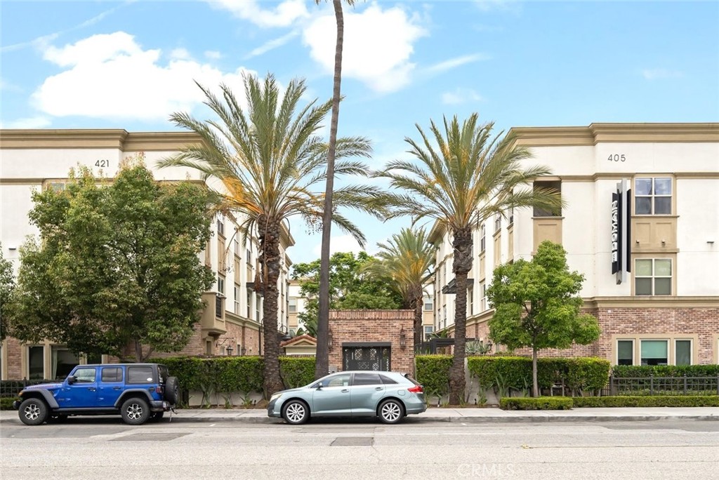 405 S Anaheim Boulevard 7