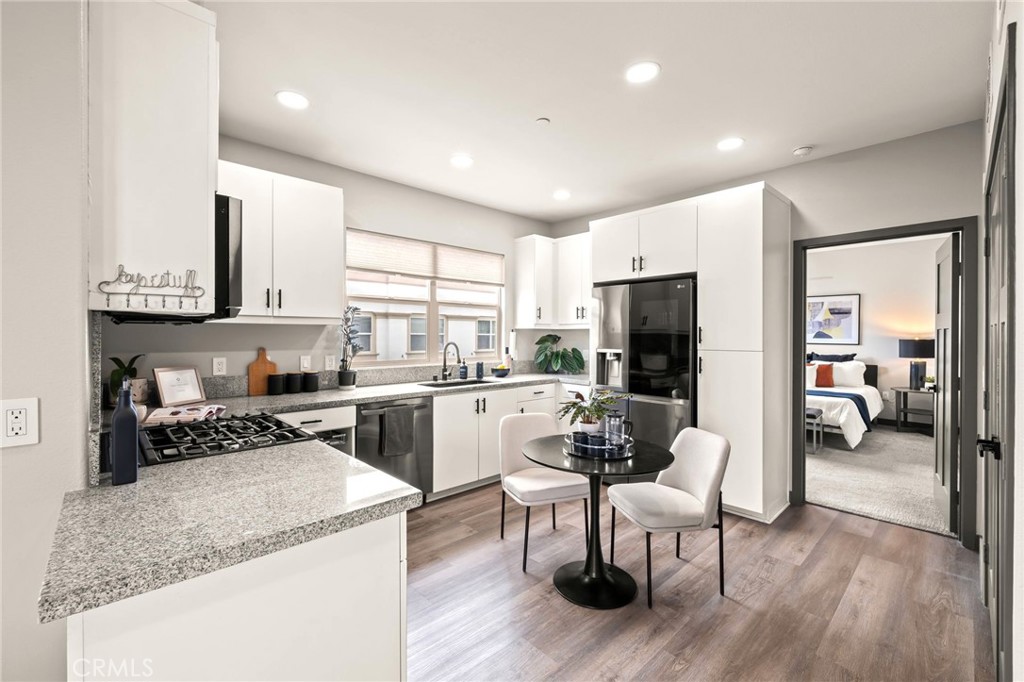 405 S Anaheim Boulevard 7