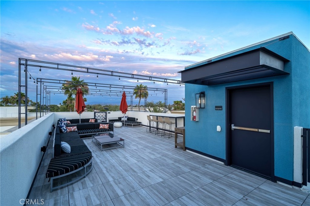 405 S Anaheim Boulevard 7