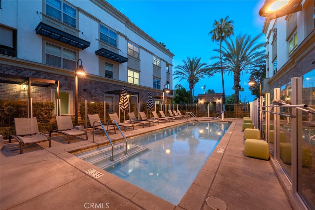 405 S Anaheim Boulevard 7