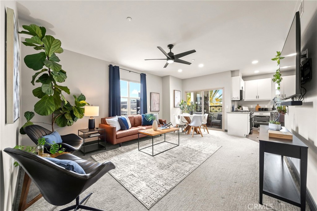 405 S Anaheim Boulevard 7