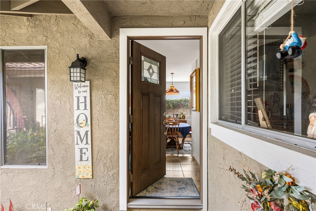 915 E La Veta Avenue