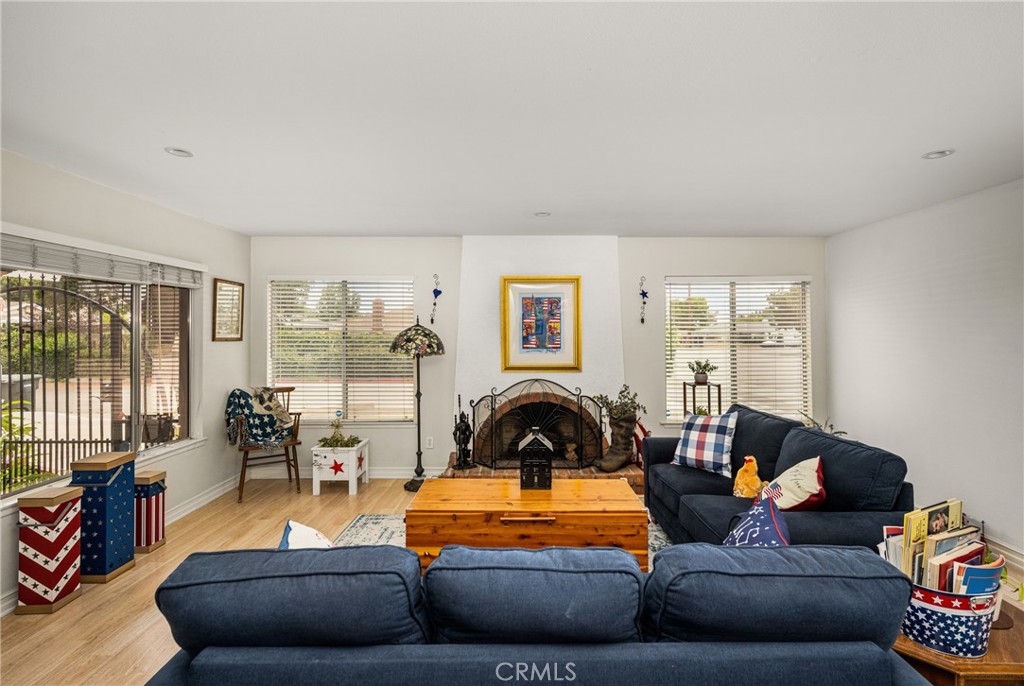 915 E La Veta Avenue