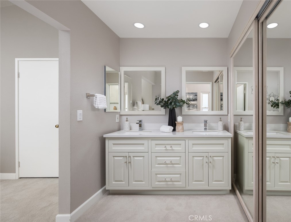 100 Wildwood 8
