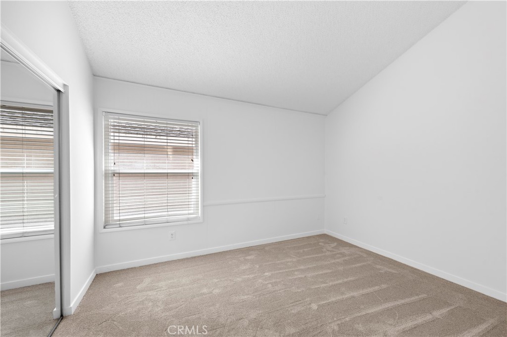40 Lakepines