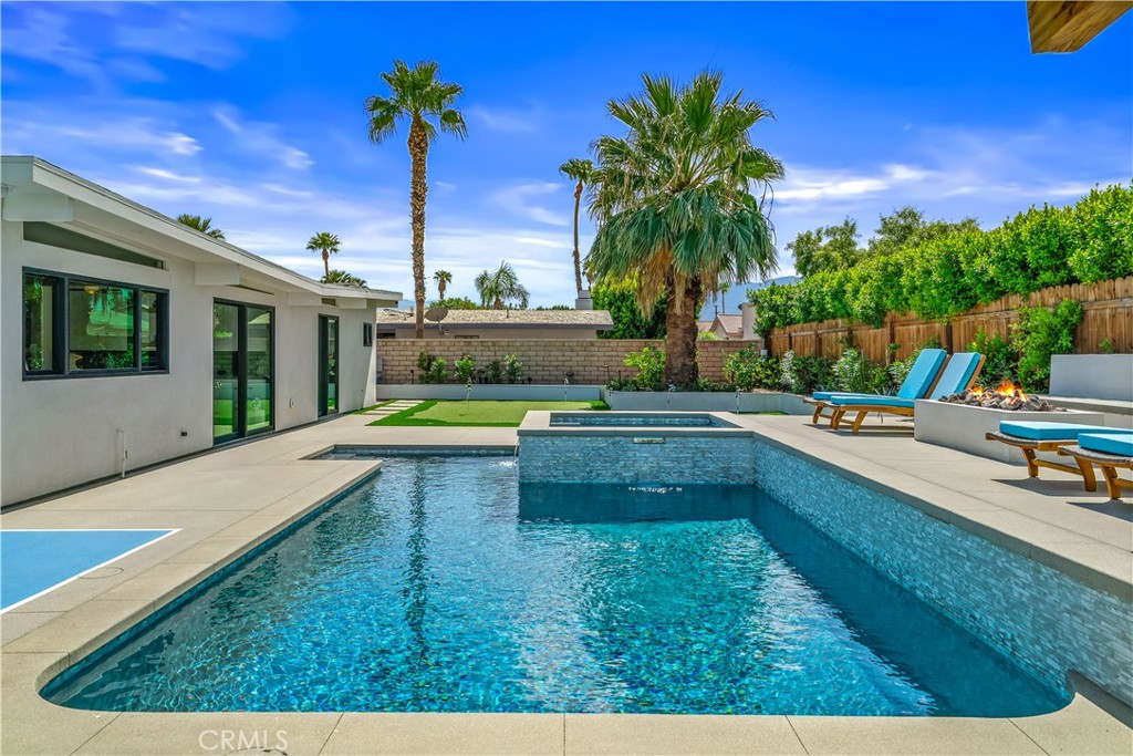 1995 N San Clemente Road