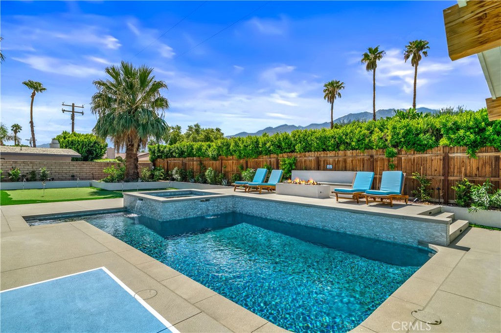 1995 N San Clemente Road