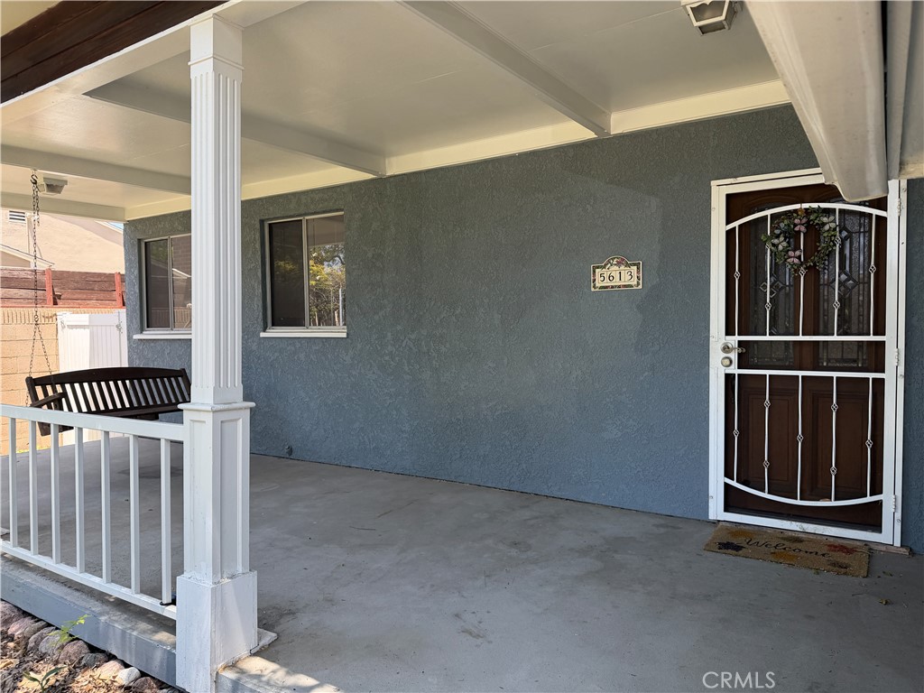 5613 E Hanbury